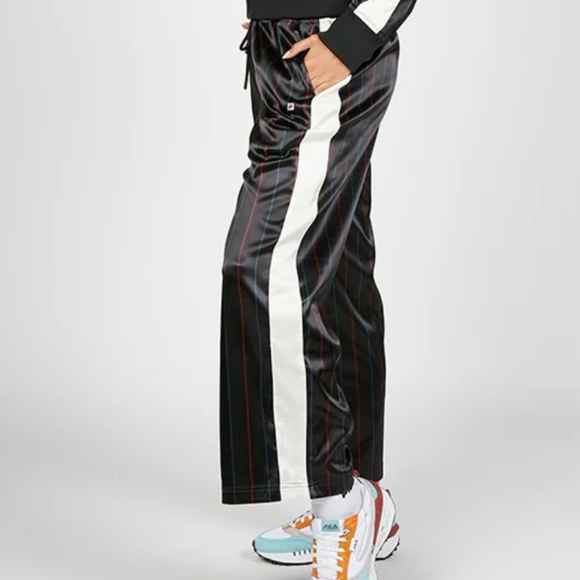 FILA AVIANA CROPPED SATIN PANTS SNAPS SIZE SMALL NWT - Picture 9 of 10